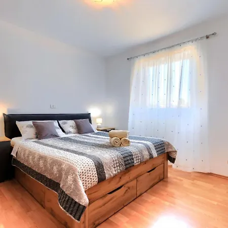 Holiday home Nina - Pul507 By Interhome *