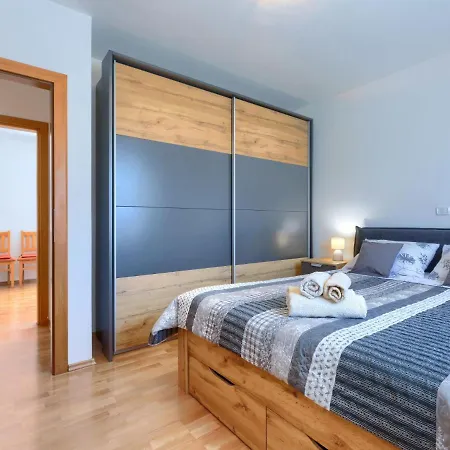 Holiday home Nina - Pul507 By Interhome *