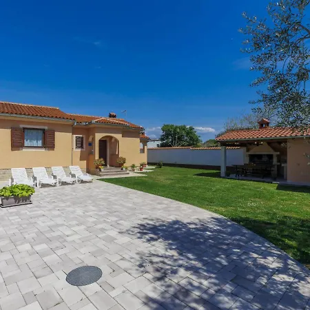 Holiday home Nina - Pul507 By Interhome Fazana