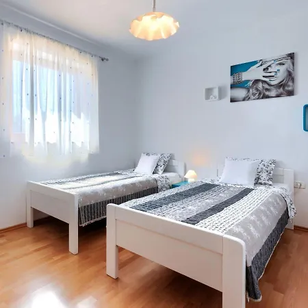 Holiday home Nina - Pul507 By Interhome